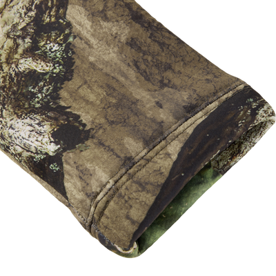 Close-up of the Non-Typical Silencer Hoodie sleeve, showcasing camouflage fabric and premium thermal-regulating material, designed for hunting with Agion Active X2 technology.