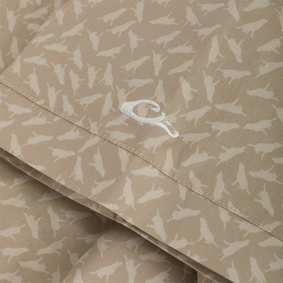 Close-up of the Cotton Lab Print Short Sleeve Shirt's poplin fabric, showcasing its soft texture and intricate details for versatile styling.