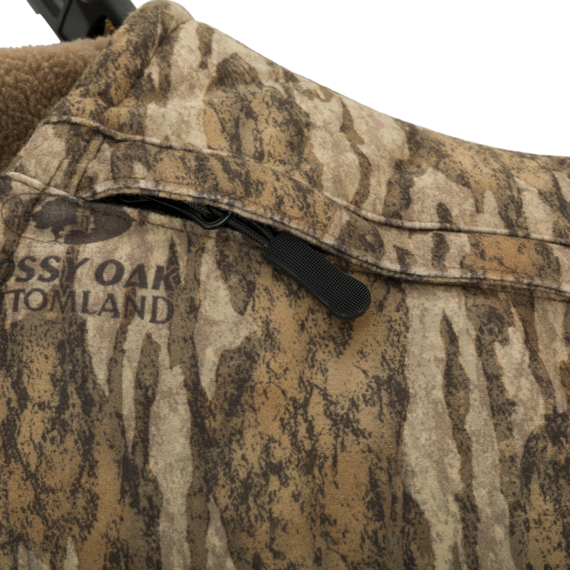 Close-up of the Handwarmer Muff with Agion Active XL, showcasing its front storage pocket and quick-release buckles for easy removal.